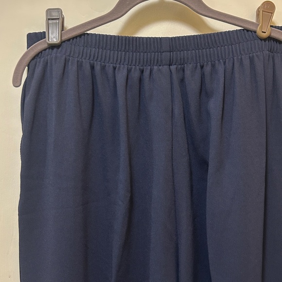 Elegant Navy Women's Trousers - Picture 4 of 4